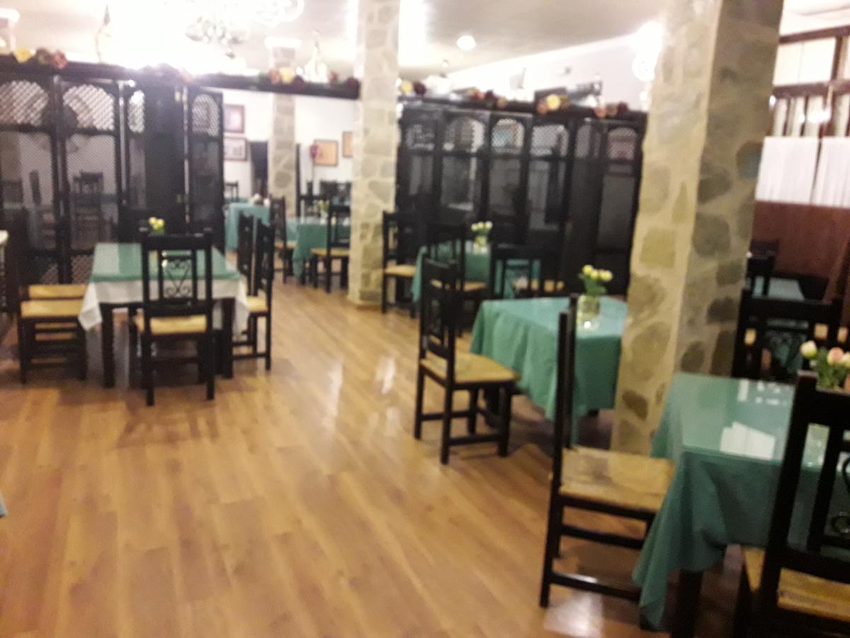 Hostal Hispalis Майрена дел Алкор Екстериор снимка